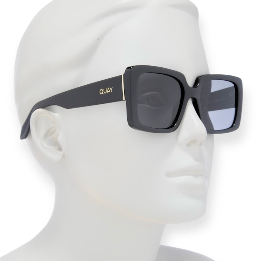 QUAY Total Vibe Sunglasses Black Frame Smoke Lens Square Mini NWT